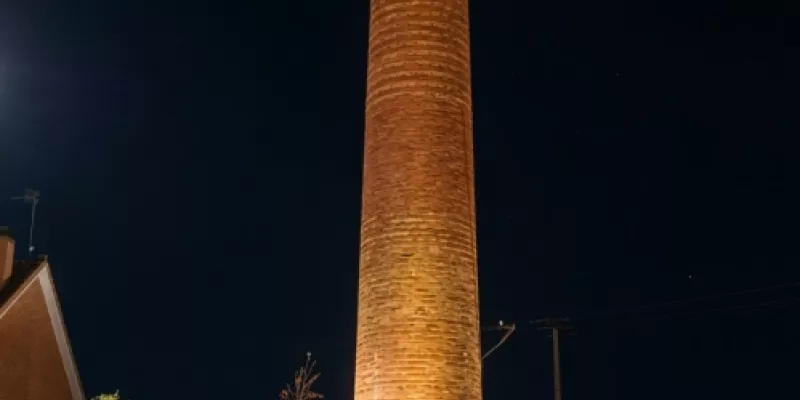Proyecto de iluminación ornamental para chimenea histórica
