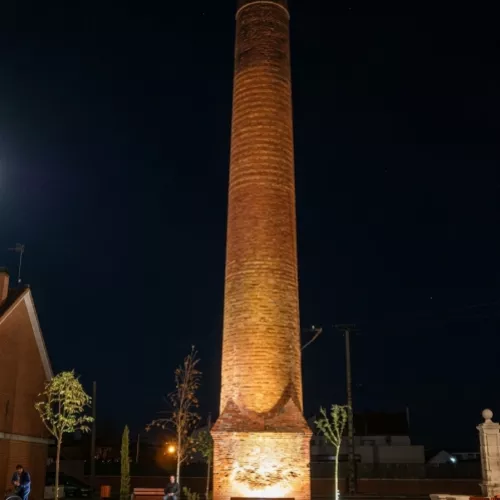 Proyecto de iluminación ornamental para chimenea histórica